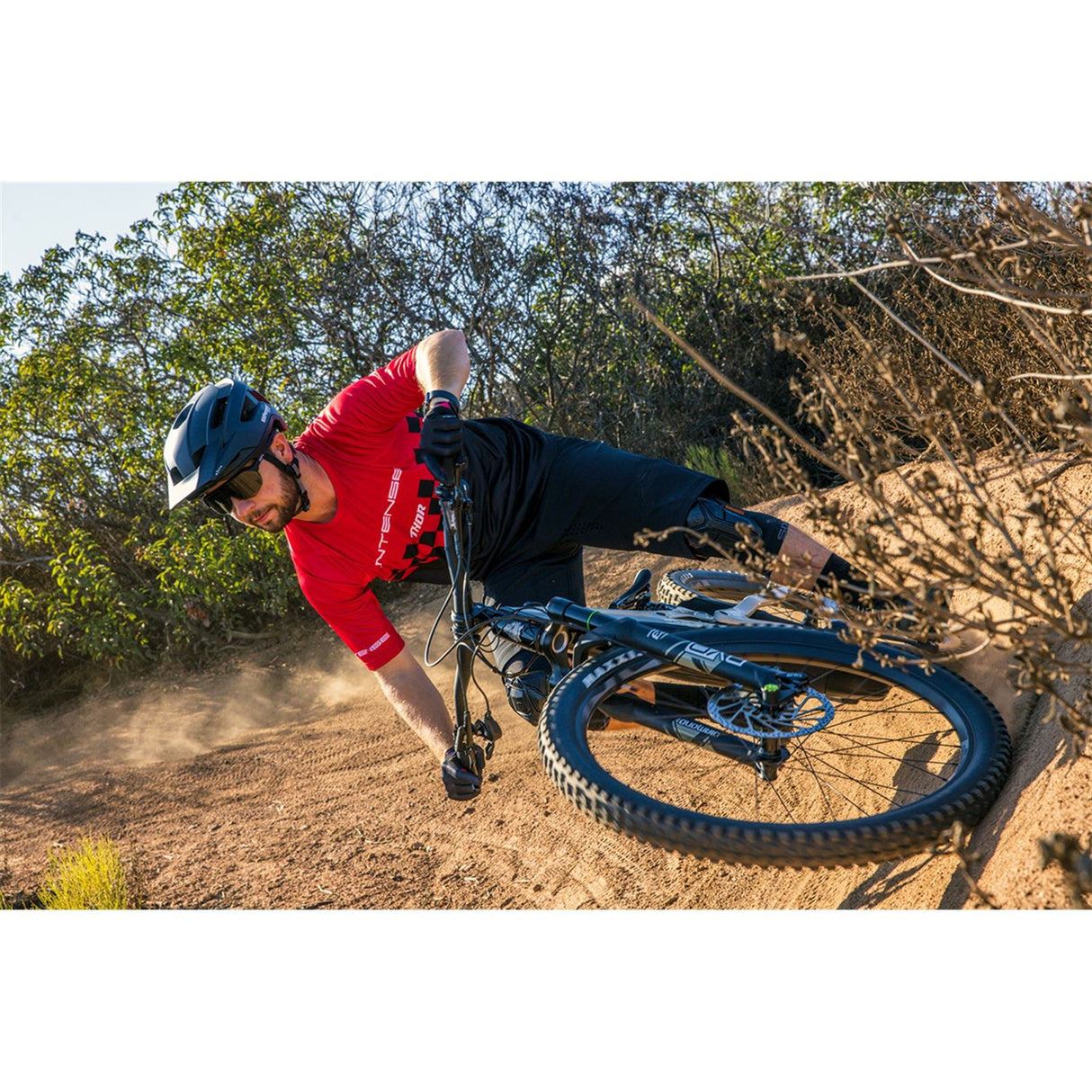 Thor Intense Chex Jersey - Red/Black - XL [MPN: 5120-0142]