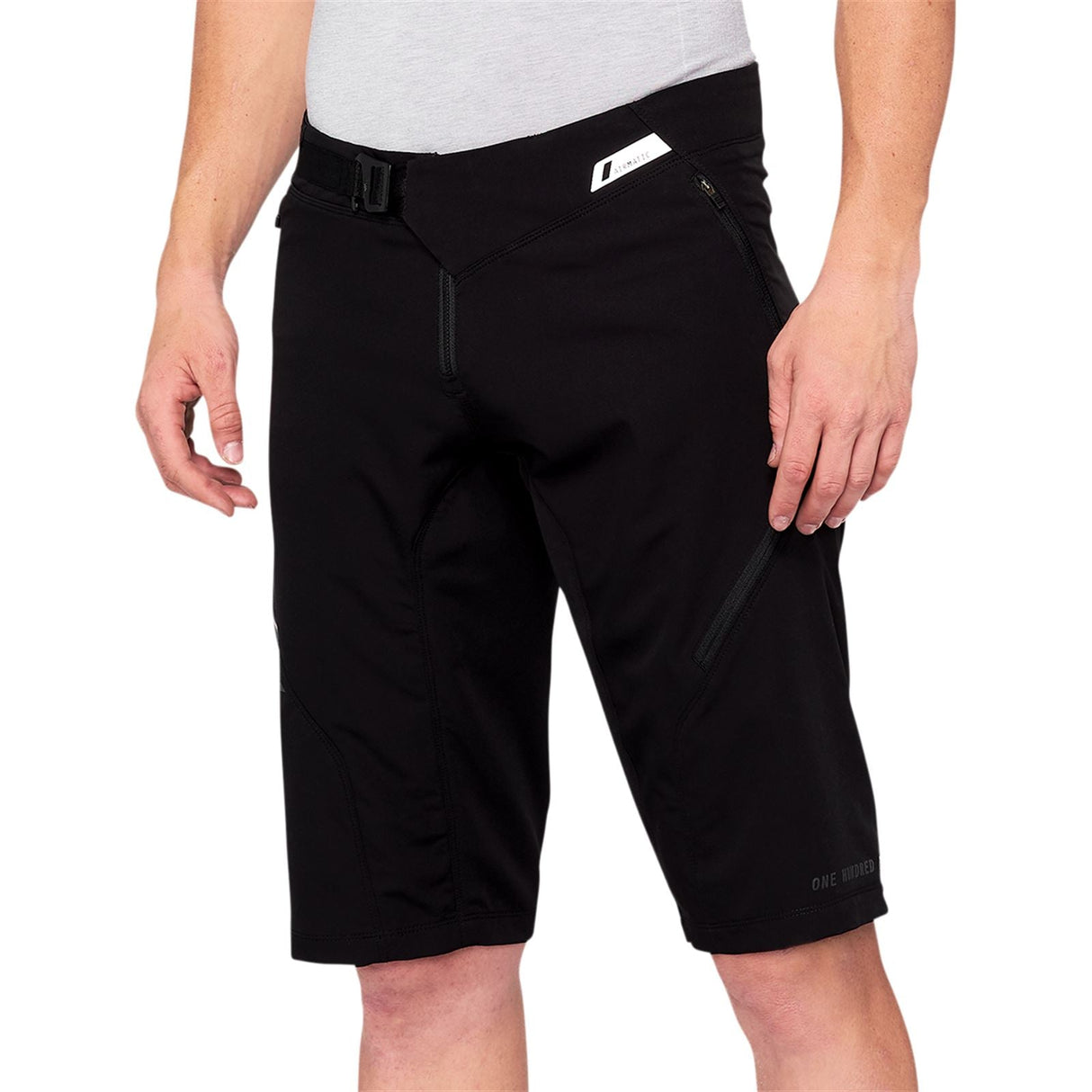 100% Airmatic Shorts - Black - US 36 [MPN: 40021-00004]