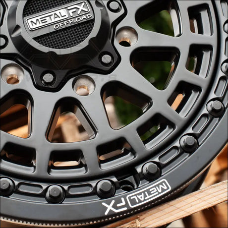 Outlaw 6R Beadlock | Satin Black - 15x7 | +61mm/6 + 1 | 6x5.5 | 78548 (Maverick R) - Wheels